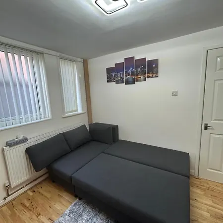 Cozy Flat At Centres Door Step