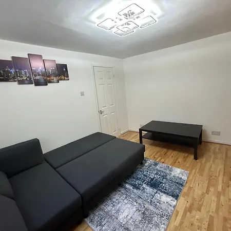 Cozy Flat At Centres Door Step